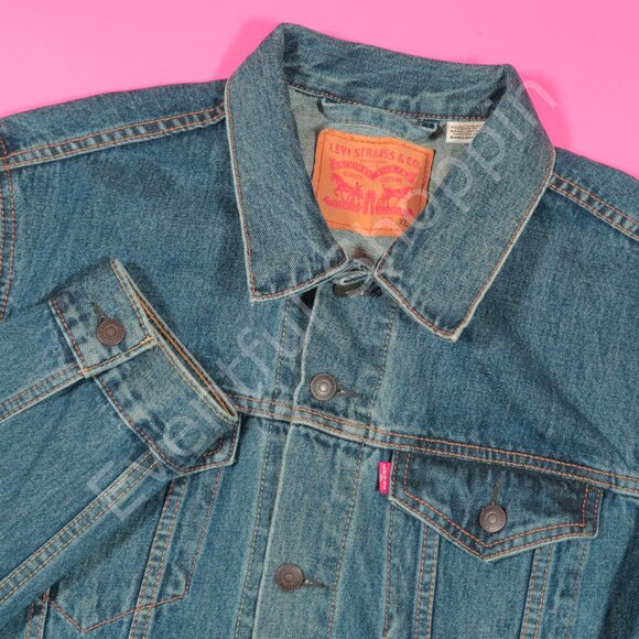 Levis Type 3 Denim Trucker Jacket in Medium Wash Blue Size XL - Picture 1 of 7